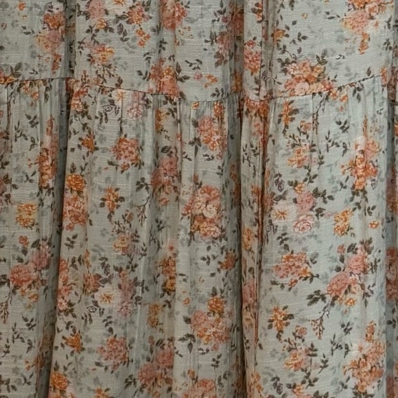 Floral Maxi Dress - Picture 6 of 10